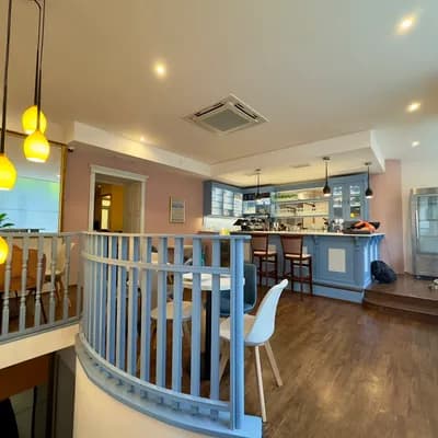 Celebrity Cafe