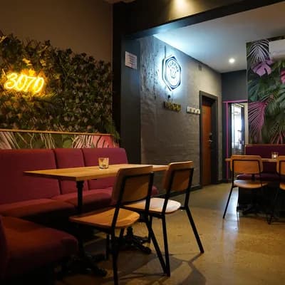 Francesca's Bar