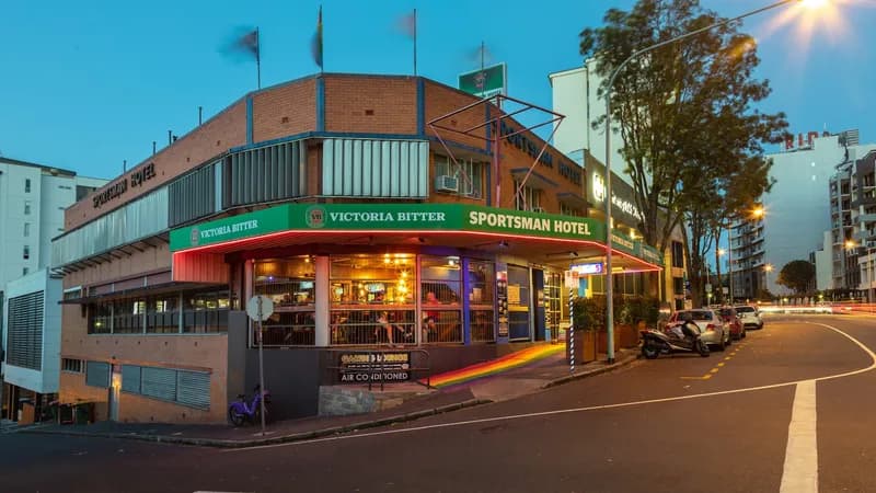 Sportsman Hotel