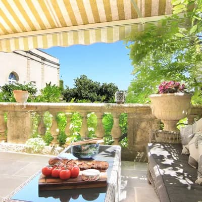 Cinq & Sept Gay Resort