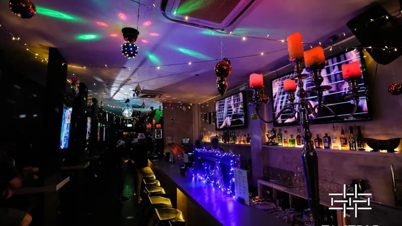 Tantric Bar