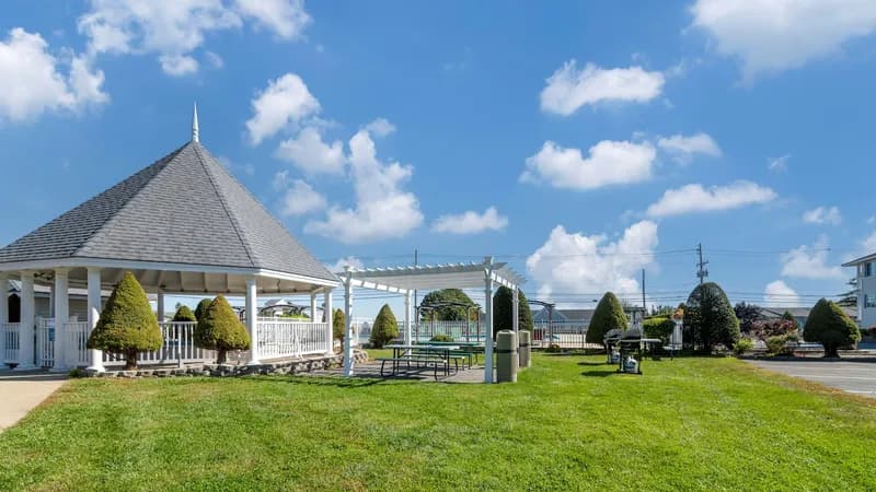 Ogunquit Hotel & Suites