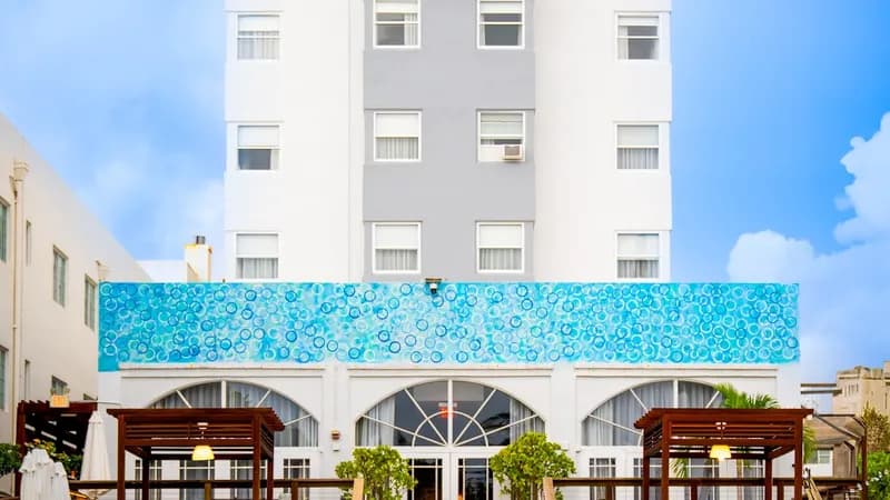 Marseilles Beachfront Hotel