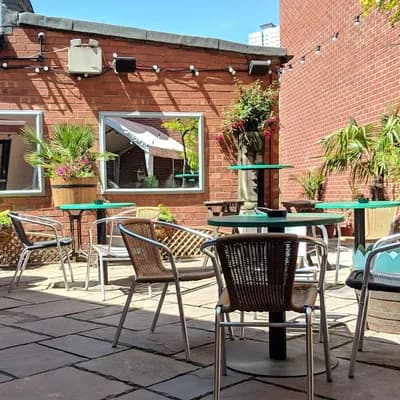 The Fountain Inn - bar & letting rooms