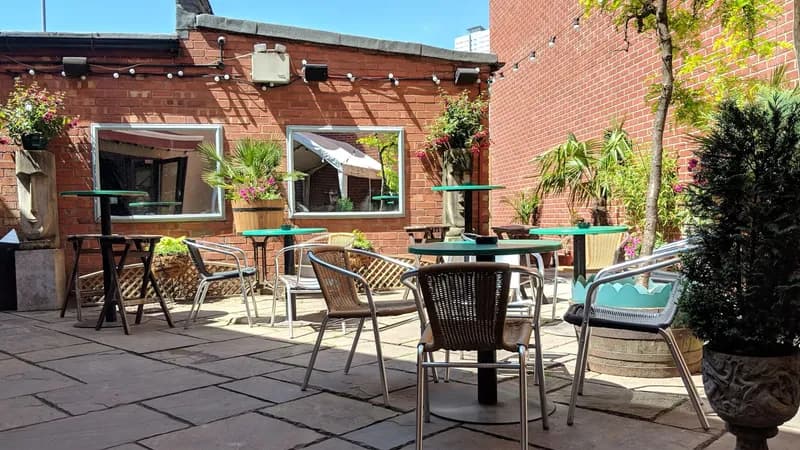 The Fountain Inn - bar & letting rooms