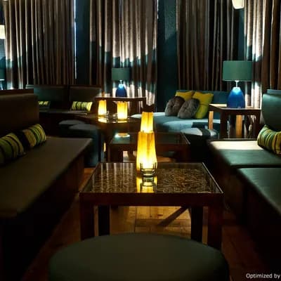 CINCO lounge