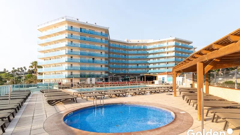 Golden Donaire Beach Hotel