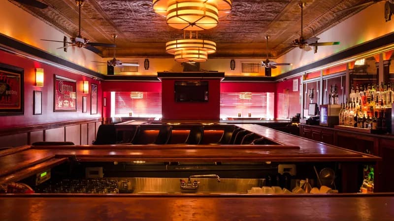 Lucky Horseshoe Lounge