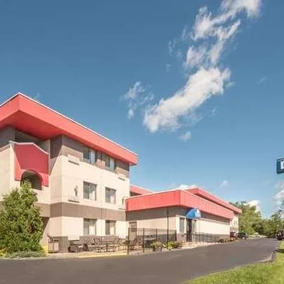 Days Inn by Wyndham Duluth Lakewalk