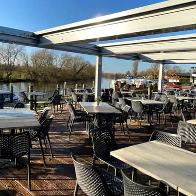 Waterfront Café | Bar | Bistro