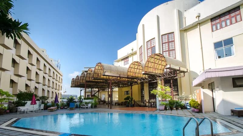 Royal Rattanakosin Hotel