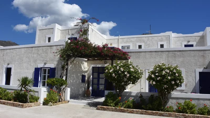 Paradise Apartments and studios