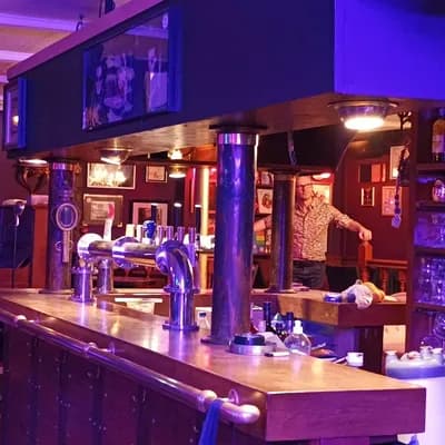 Canapé Queer Bar Strasbourg