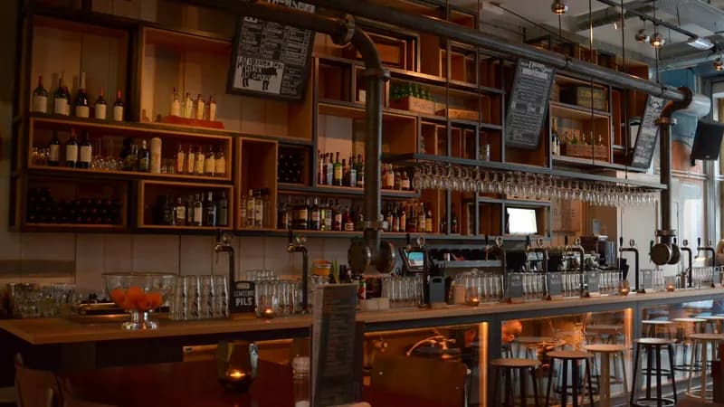 THOMS Restaurant & Underground Bar