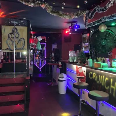 LE CRUNCH SAUNA/BAR AMBIANCE MASCULIN