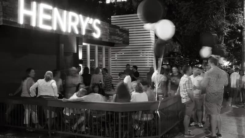 Henry's Midtown Tavern