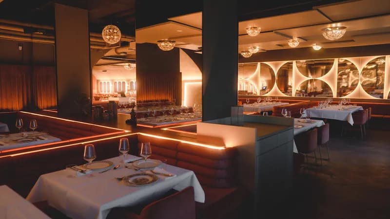 Papillon Restaurant & Bar