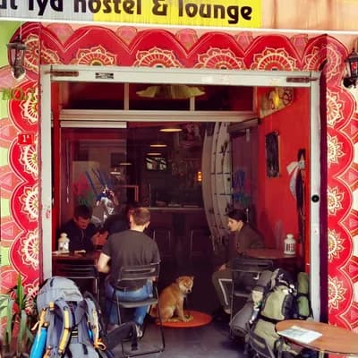 Chilloutlya Hostel & Lounge