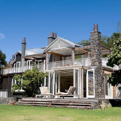 970 Lonely Bay Lodge