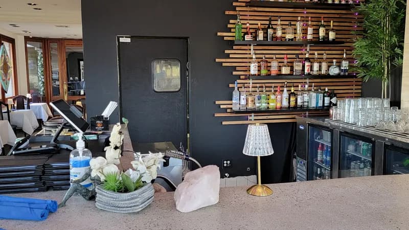 Oscar's Downtown Palm Springs