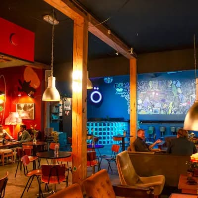 Bar Ö