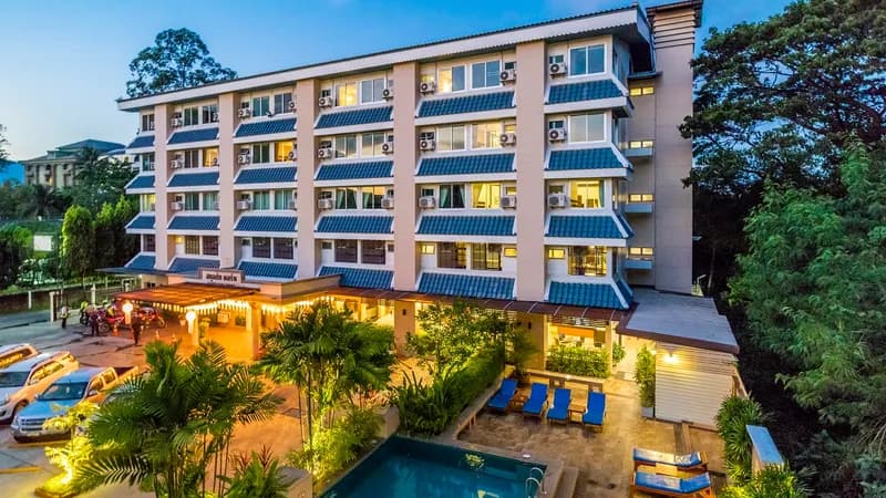 Sakulchai Place Hotel