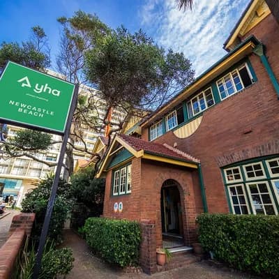 YHA Newcastle Beach