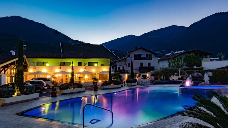 Schlosshof Resort - Hotel & Camping