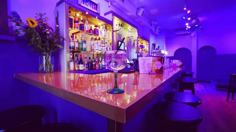 Lellebel: Queer Bar