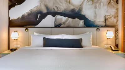 Delta Hotels Vancouver Downtown Suites