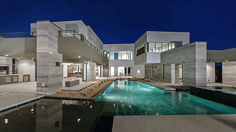 LUXURY HOMES OF LAS VEGAS