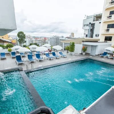 Flipper House Hotel