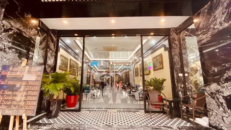 La Palm Hotel