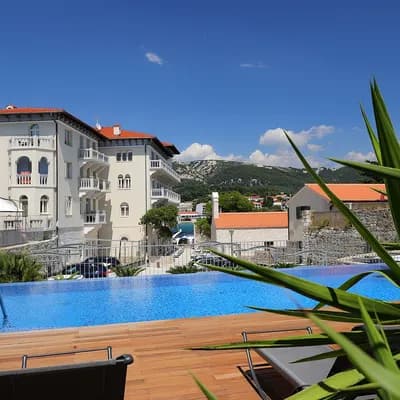 Arbiana Hotel