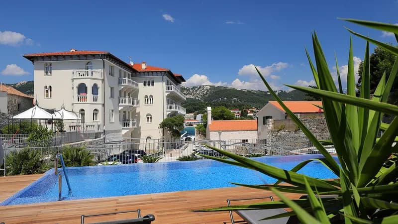 Arbiana Hotel