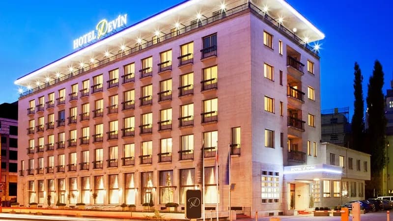 Hotel Devin