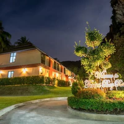Tonsai Bay Resort