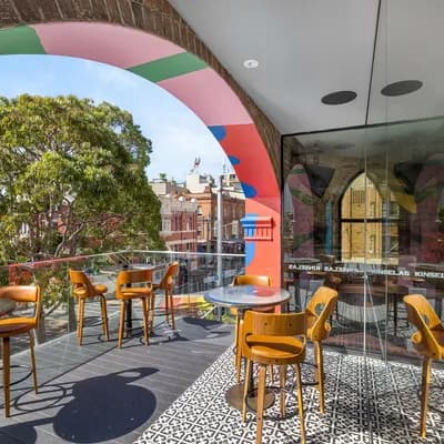 Kinselas Hotel
