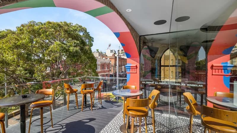 Kinselas Hotel