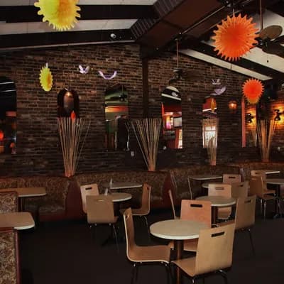 Capri Lounge