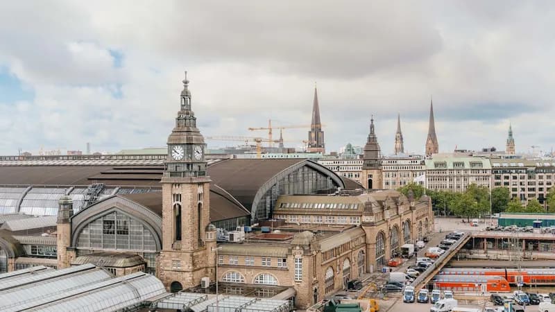 Reichshof Hamburg, Curio Collection by Hilton