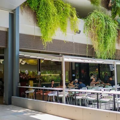 smol café & salad bar