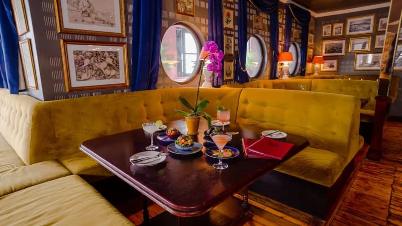 Harringtons Cocktail Lounge
