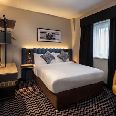 Academy Plaza Hotel