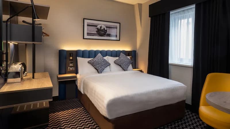Academy Plaza Hotel