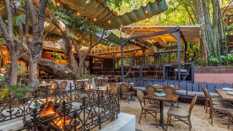 Bacari Silverlake