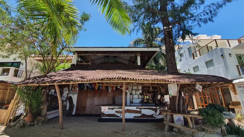 Cocoloco Boracay Beach Resort, Bar and Restaurant