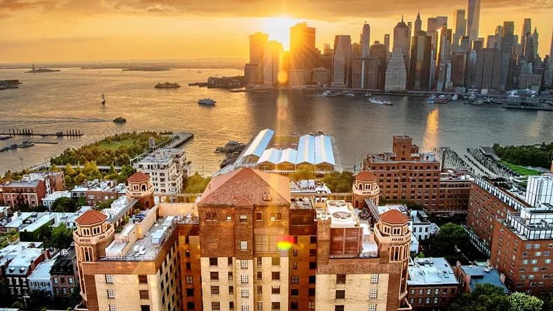 The Watermark at Brooklyn Heights