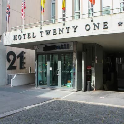 Twenty One Hotel