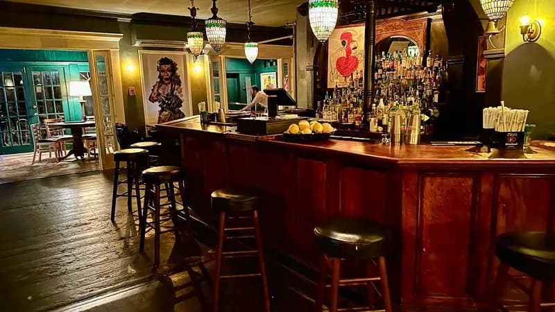 Porch Bar at Gifford House